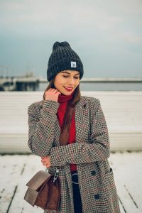 zimowa stylizacja blog modowy czerwony golf sopot torebka fabiola